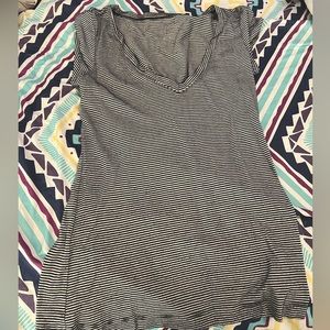 G by Guess t-shirt. US size M. Black & white. Medium wear, good condition.